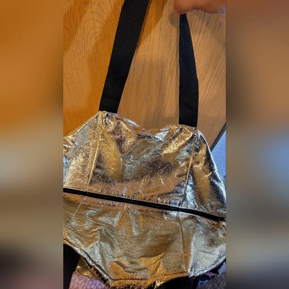 Packable Gold Victoria’s Secret Overnight Weekender Tote - Picture 6 of 8